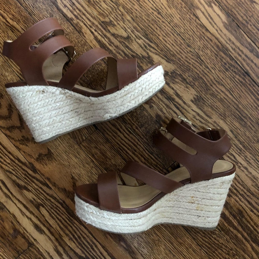 Tan wedges - Picture 2 of 4